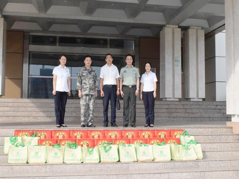 信泰慰問暖人心，軍民建設(shè)一家親